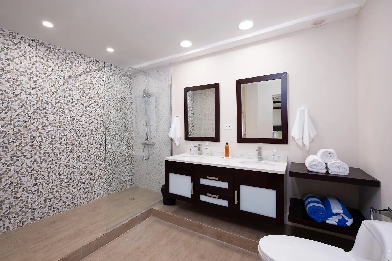 Apartment Jamaica Time Driftwood At Sea Palms 3Br 3Ba Condo In Ocho Rios With Pool And Beach Front With Views Only 10 Mins From Ochi Intl Airport Direct Flight From Miami St Mary