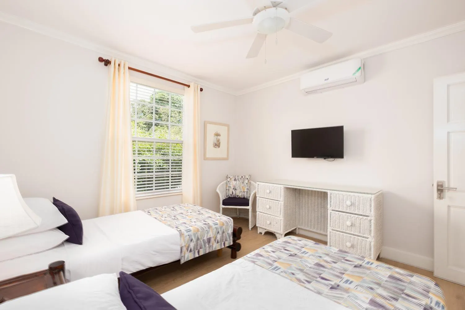 Jamaica Time Driftwood At Sea Palms 3Br 3Ba Condo In Ocho Rios With Pool And Beach Front With Views Only 10 Mins From Ochi Intl Airport Direct Flight From Miami St Mary Apartment