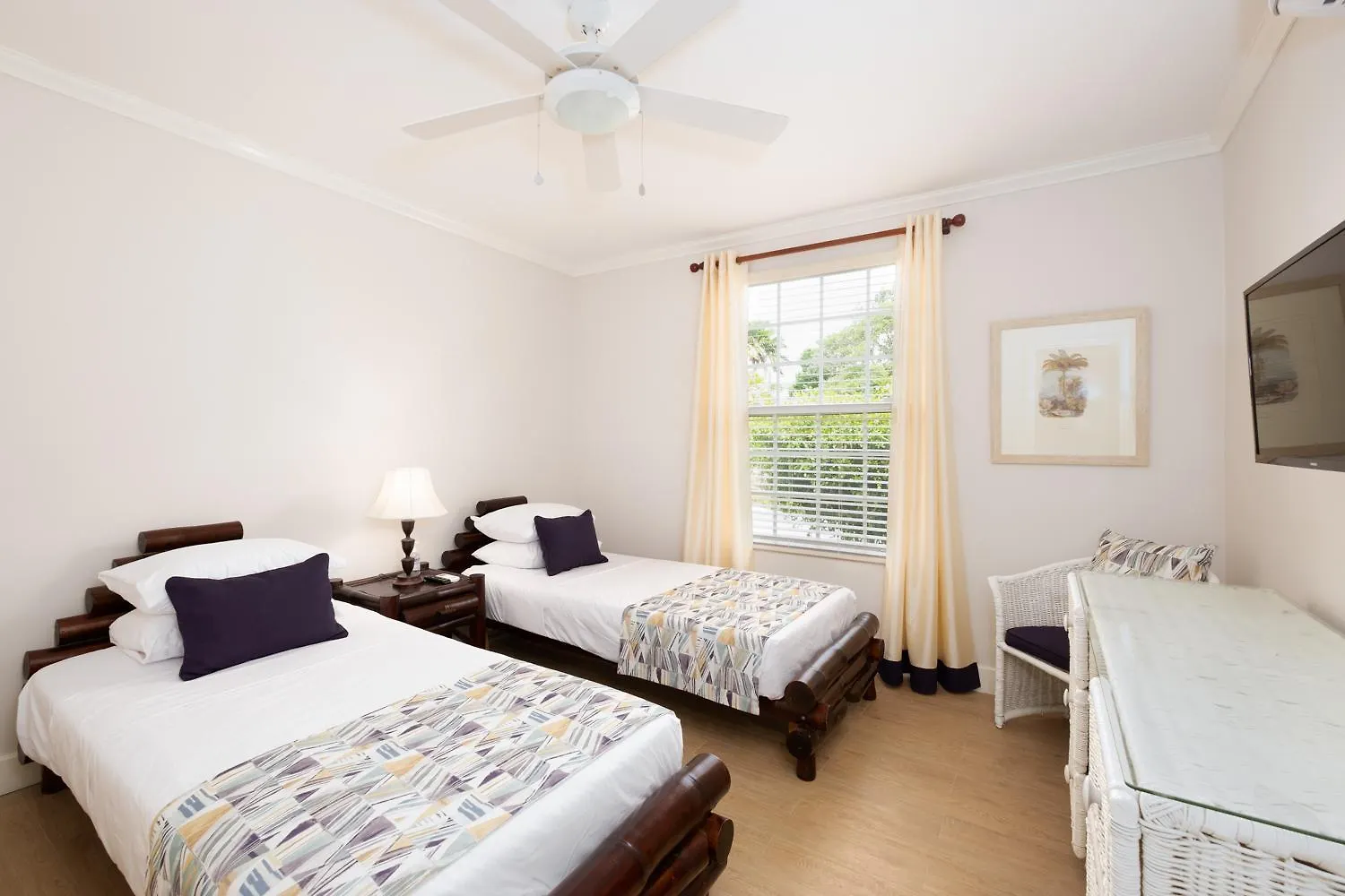 Jamaica Time Driftwood At Sea Palms 3Br 3Ba Condo In Ocho Rios With Pool And Beach Front With Views Only 10 Mins From Ochi Intl Airport Direct Flight From Miami St Mary Apartment